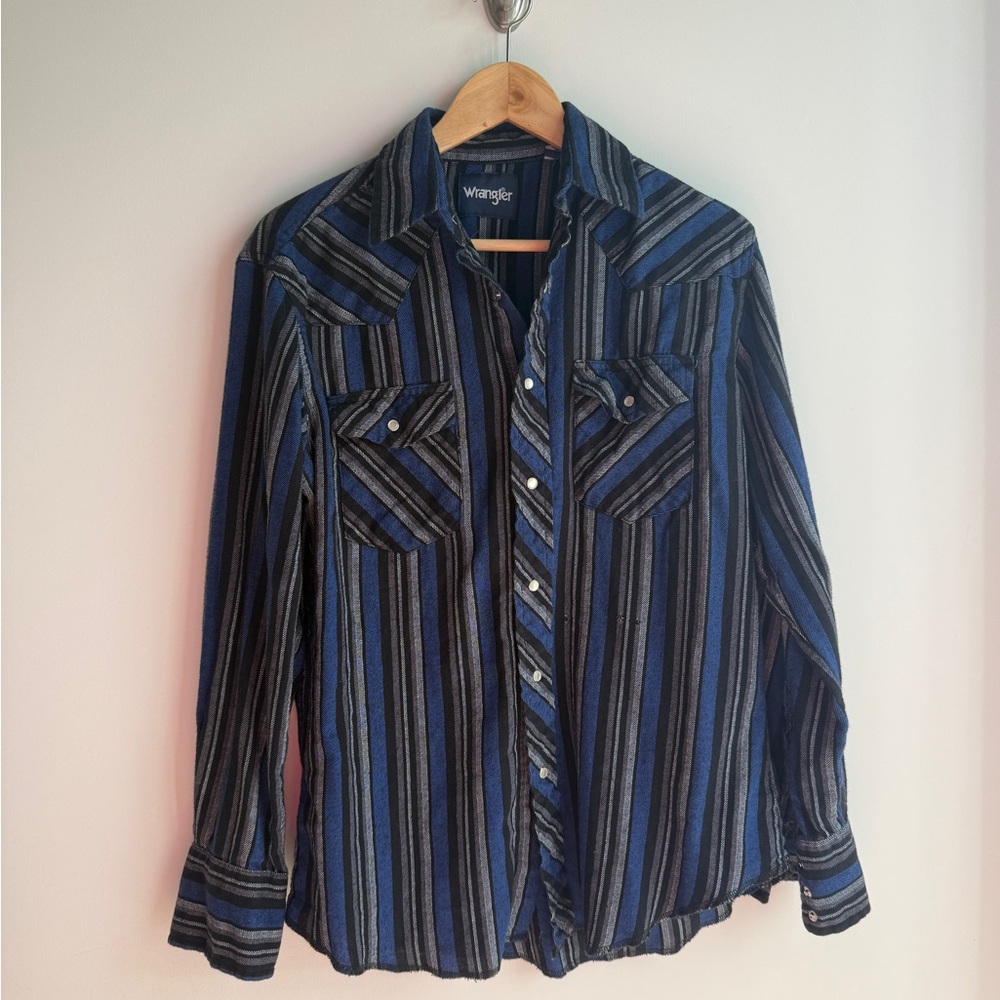 Vintage glass button wrangler shirt button up blue stripped
